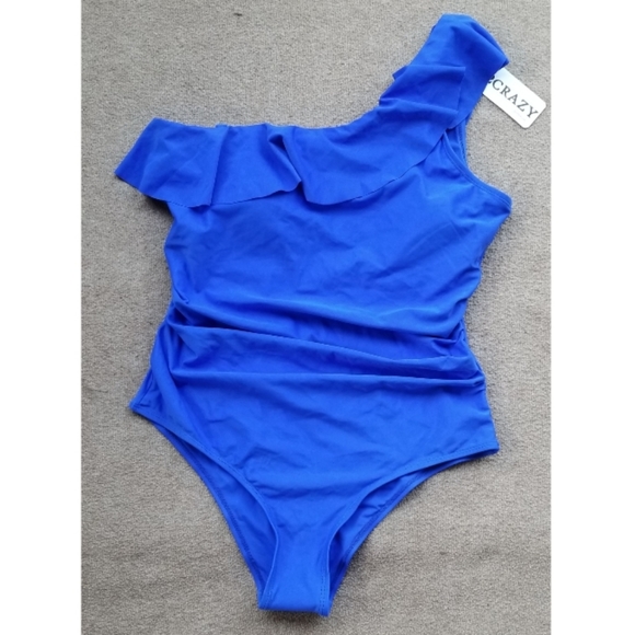 12 Crazy Other - Ruffle swimsuit size XL